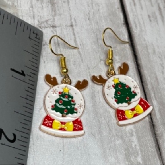 Christmas Globe Enamel Charm Hand Crafted - Picture 5 of 5